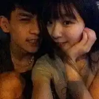 动漫百合头像接吻的微信头像图片大全
