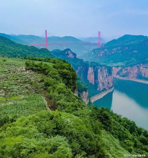 贵州毕节黔西新仁化屋村百里画廊景区,比长江三峡还美
