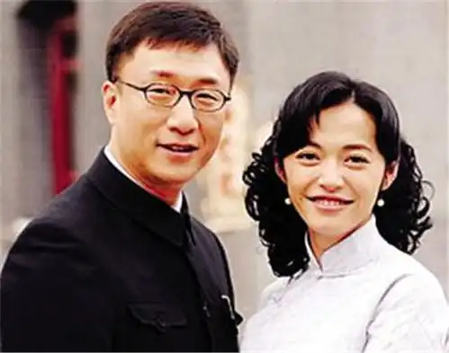 姚晨与杨祐宁合影像姐弟,郭京飞倒有点像情侣,咖位不同的原因
