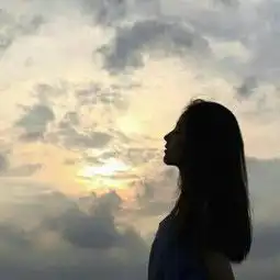 90后已经不结婚了
