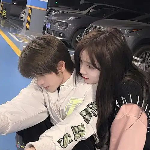 情侣头像爱情不可能长期地隐藏,也不可能长期地假装腾讯新闻
