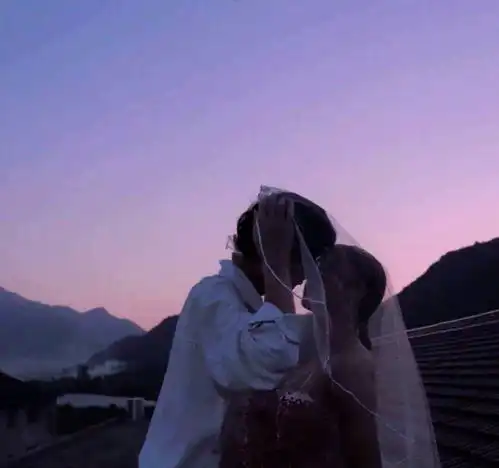 那就在一起,黄昏与四季
