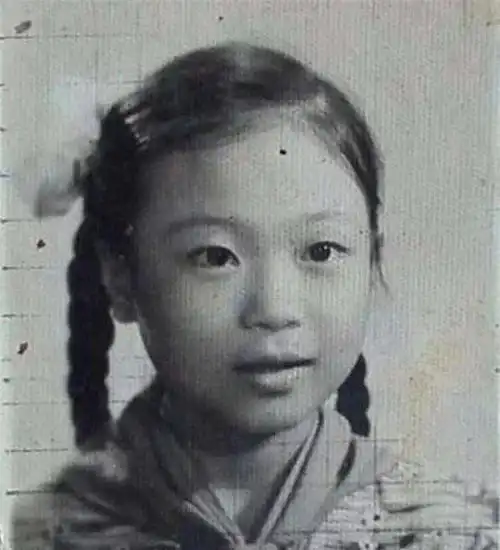 清华才女王丽红,曾为了真爱嫁给非洲酋长儿子,如今过得幸福吗
