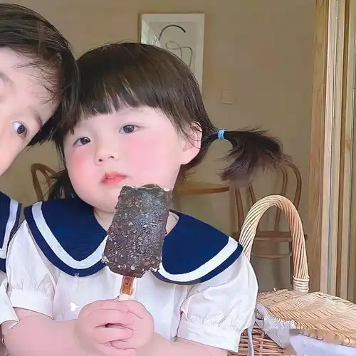 浪漫至上的甜蜜情侣头像
