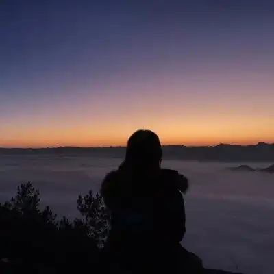 甜蜜的好看高颜值意境情侣头像真人能不能和你竭尽全力奔跑向着海平线
