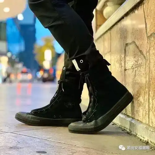 什么天价阿迪达斯耐克球鞋,曾经的学生鞋匡威才是最烧钱的
