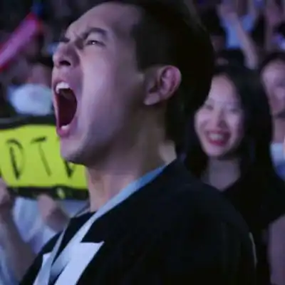 亲爱的热爱的情侣头像一对佟年韩商言情侣头像一男一女

