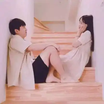 微信头像潮流范独特个性情侣合照头像一人一张
