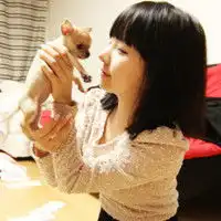 喜欢狗狗的幸福情侣qq头像
