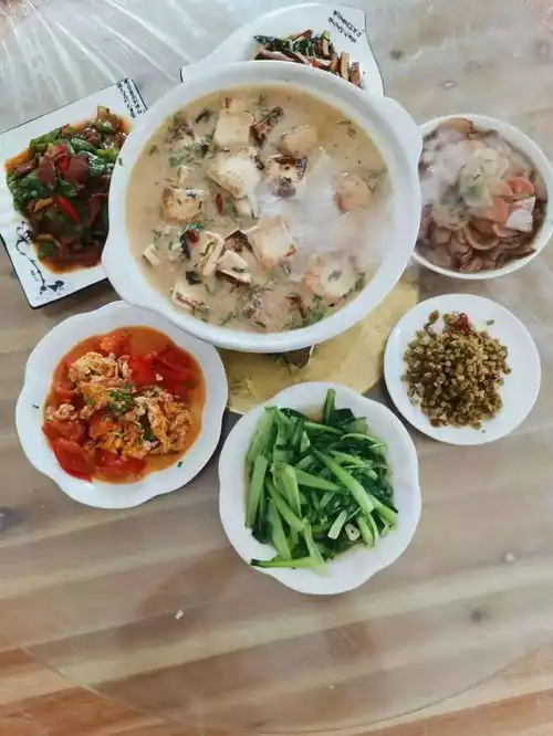 温暖的露营露营还可以吃火锅,这个冬天不太冷哦
