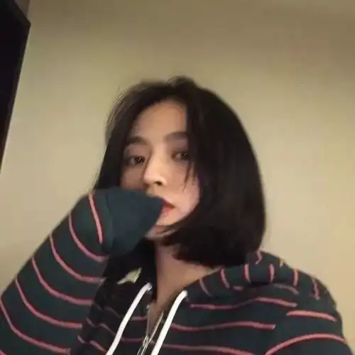 短发女头
