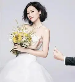 她曾得赵宝刚最高评价首个国内票房过亿女导演40多岁仍单身
