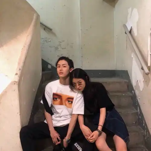 情侣头像我想变成翅膀守护你
