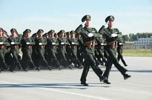 我想知道北京陆航学院普通当兵的都做些什么管的严吗
