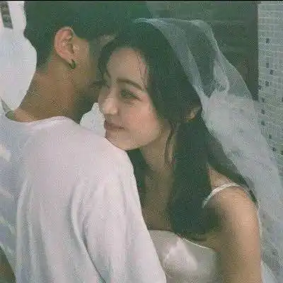 穿婚纱的情侣头像一对
