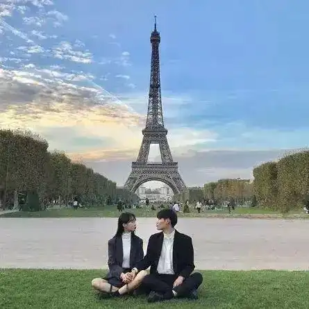 5对中外情侣博主穿搭示范,情侣这样子穿才亮眼
