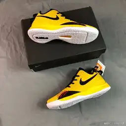 为什么说穷耐克富阿迪真的是说耐克比阿迪差吗
