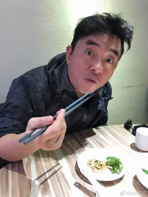 张学友与吕方近况对比,相同的起点,不同的终点,吕方被捷径坑惨网易订阅
