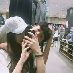 总有那么一个人让你湿了眼眶你却qq情侣头像我要个性网
