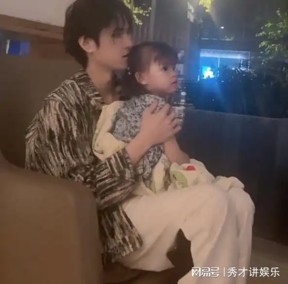 韩安冉喊话粉丝找前任讨债,自曝小猪妹一年伙食费30w,一天吃6顿
