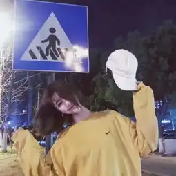 恩爱情侣头像我和你的故事还很长
