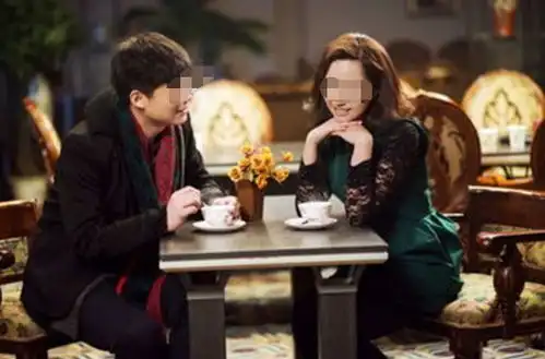 2012年,山西美女与千万富豪私奔,婚后住进破窑洞,后来如何
