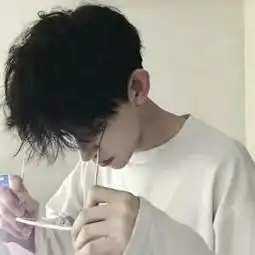 求另一半情侣头像
