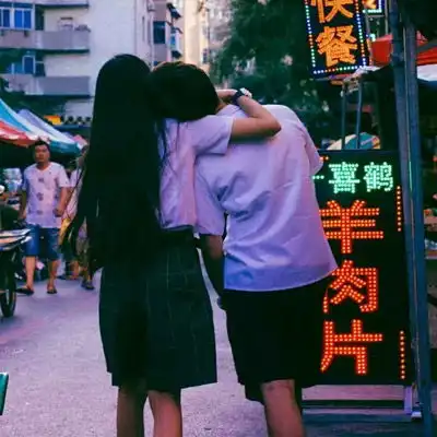 文雅不失骚气的情侣网名
