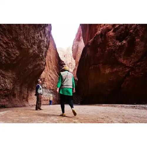 漫游新疆库车神秘大峡谷
