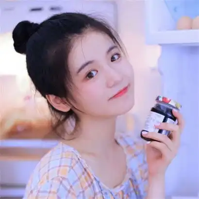 好看女生头像可爱清新同一个人共计12张
