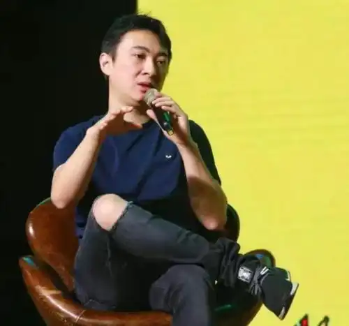 王思聪发起抽奖活动,微博提高抽奖金额上限,每人1万现金
