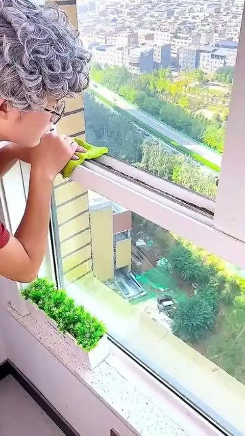 窗户缝隙清洁刷
