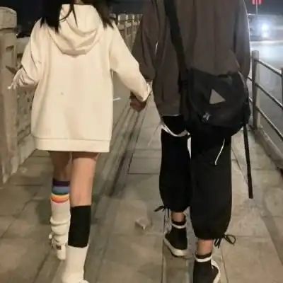 异地恋情侣见面必做的3件事,会让你们感情迅速升温呦
