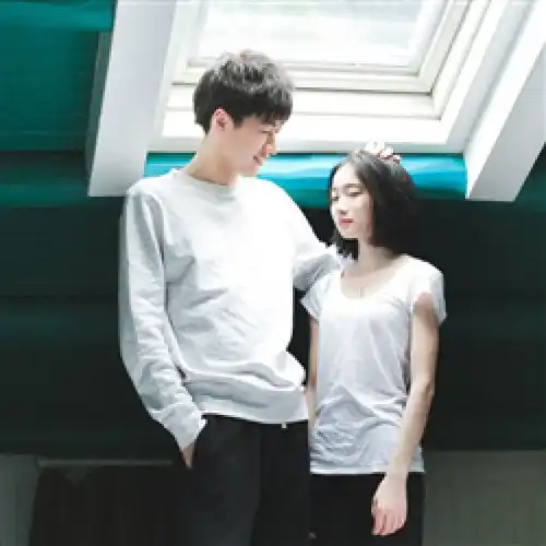 男人真正放不下一个女人,一定会有四种表现,根本装不出来
