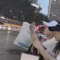 杨浩宇微微情侣头像
