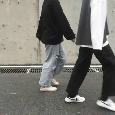 念七小清新部位ins情侣头像
