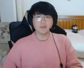 有种搞笑叫姿态穿女装,看到模样后,网友rng队员开心了
