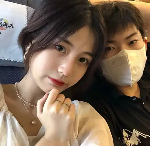 后来我总算学会了如何去爱情侣头像

