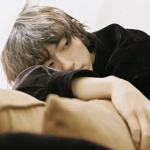 小众高级真人男生头像
