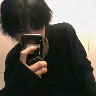 溺毙手机控时尚帅气魅力男头.你男生头像我要个性网
