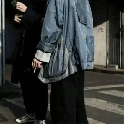 成熟颓废高冷男头像,贪财好色的男人就这样了
