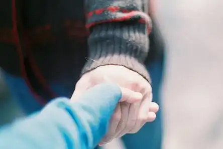 一个人爱不爱你,藏在这些小事里
