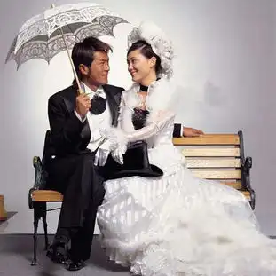 扮情侣拍婚纱广告的十对明星应采儿刘烨最抢眼
