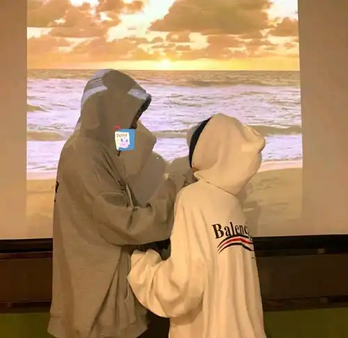 恋爱中男生不主动找你,有以下3点原因
