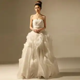 王微微verawang婚纱立体褶皱花朵小拖尾婚堆糖,美图壁纸兴趣社区
