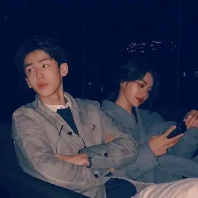 特别好看的情侣头像啦啦啦啦
