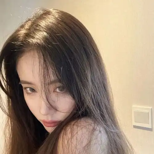 招桃花温柔小众真人女生头像318
