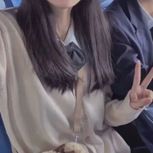 文案敲浪漫的表白藏头诗
