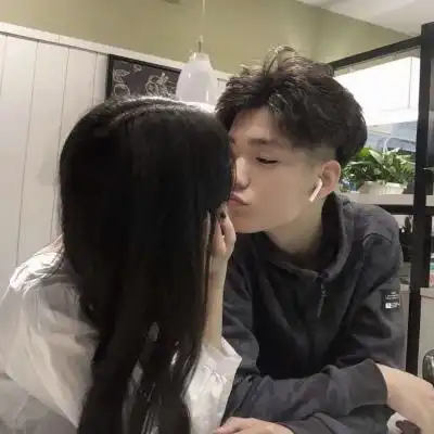 故事很长的快手情侣网名一对呈现爱意可爱点
