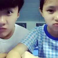 我爱的少年有着温暖的笑
